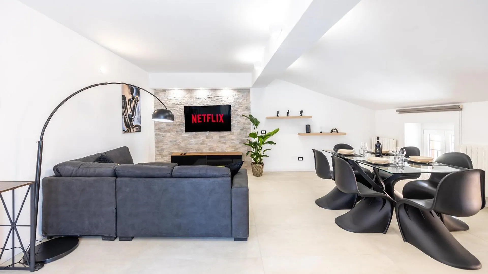 Apartment Lusso E Design, Appartamento 6 Minuti Aeroporto Orio Al Serio Seriate Italy