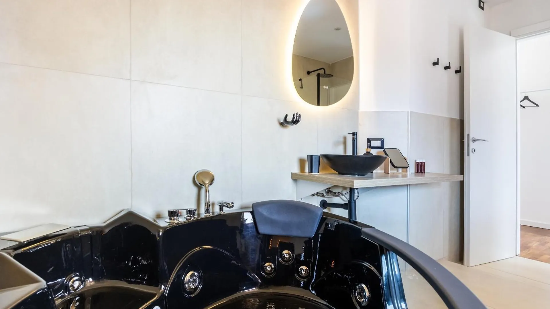 Lusso E Design, Appartamento 6 Minuti Aeroporto Orio Al Serio Seriate 0*,